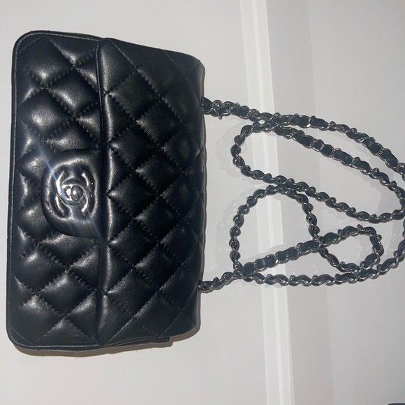 Only worn once for a few hours. Comes with everything including purchase bag. - Picture 4 of 8